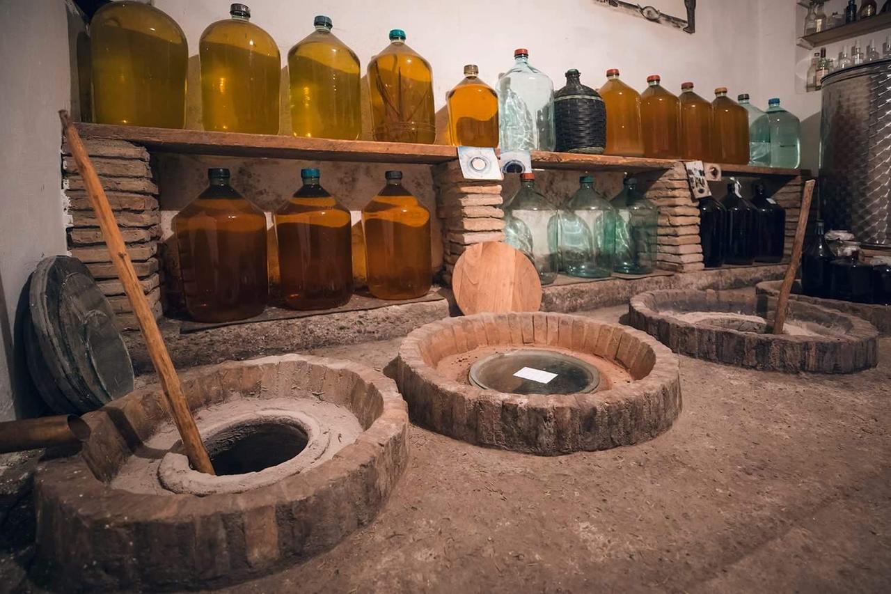 Gogi Dvalishvili Wine Cellar Гори Екстериор снимка